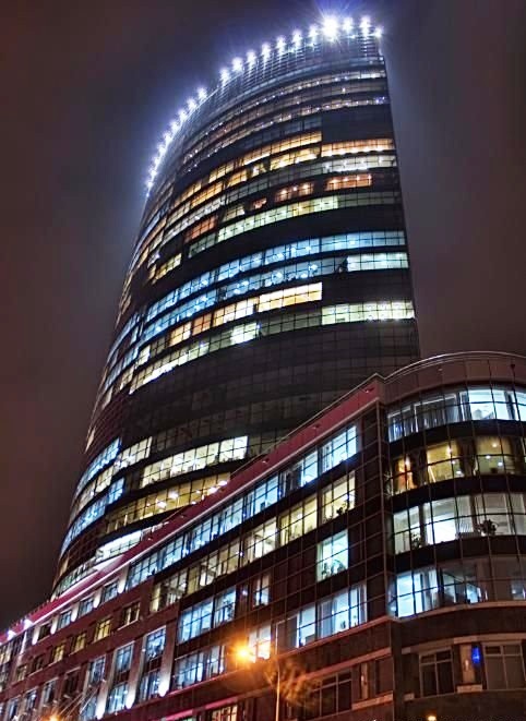 БЦ Парус, 2718 и 1700м.кв. состояние под ремонт, бетон