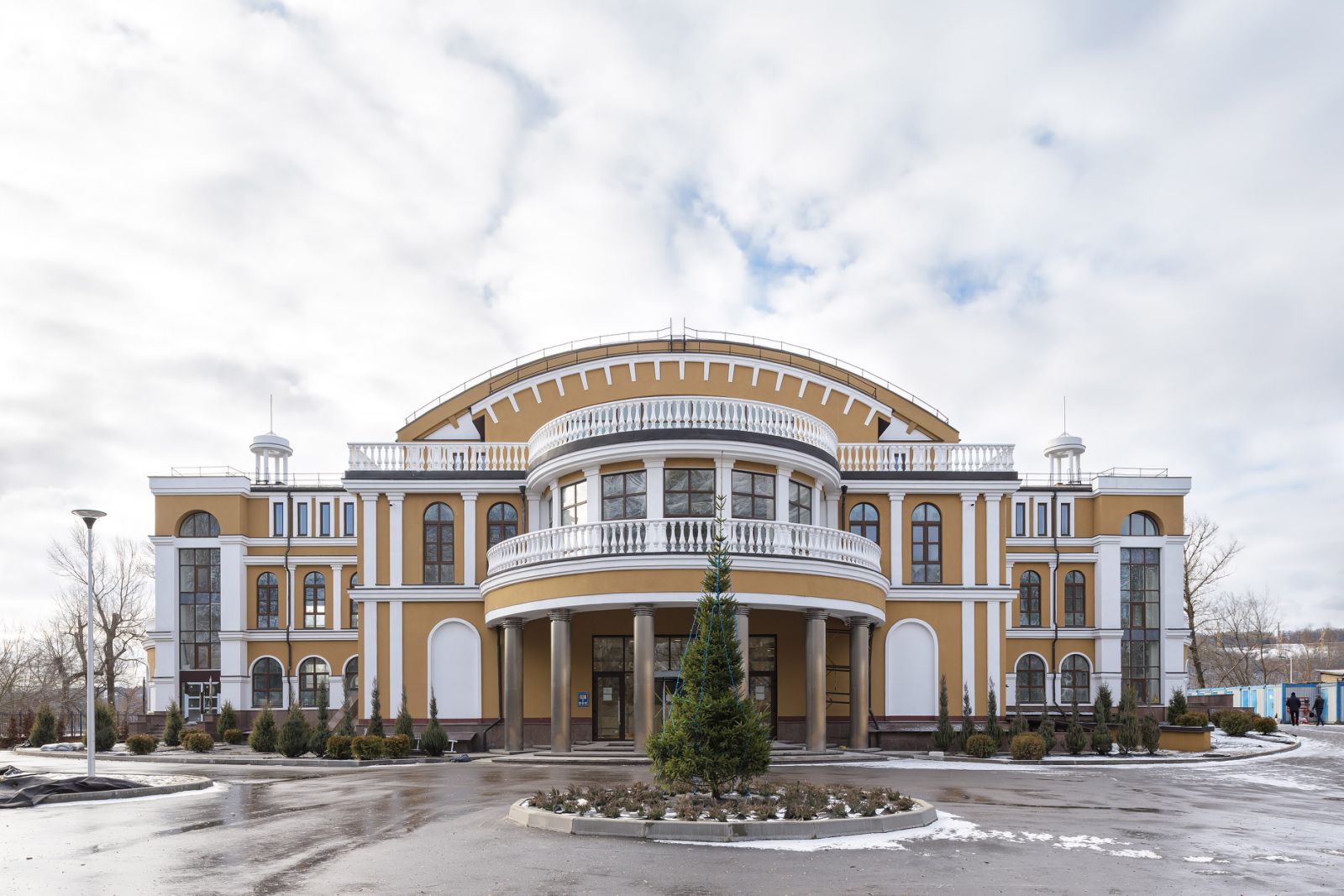 Аренда уникального обьекта на берегу Днепра (6000кв.м.)